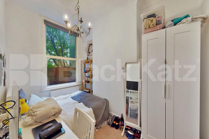 Spacious garden flat on bordering Clapham and Brixton. Ashmere Grove, Clapham / Brixton